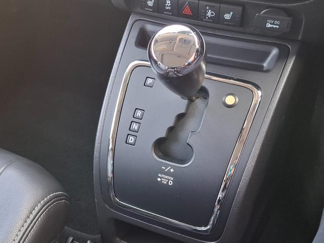 ジープ・コンパス リミテッド 新車ワンオーナー 禁煙車 電動サンルーフ 黒レザーシート シートヒーター BOTONプレミアムサウンド HDDナビ フルセグTV Bluetooth ETC 電格ミラー クルーズコントロール キーレス(13枚目)