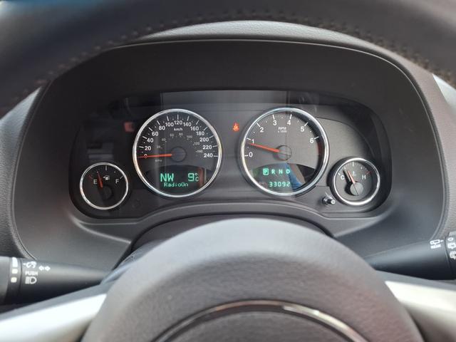 ジープ・コンパス リミテッド 新車ワンオーナー 禁煙車 電動サンルーフ 黒レザーシート シートヒーター BOTONプレミアムサウンド HDDナビ フルセグTV Bluetooth ETC 電格ミラー クルーズコントロール キーレス(26枚目)