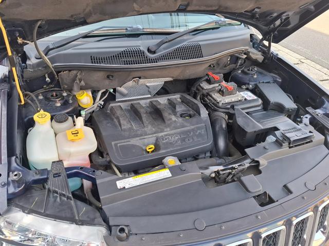 ジープ・コンパス リミテッド 新車ワンオーナー 禁煙車 電動サンルーフ 黒レザーシート シートヒーター BOTONプレミアムサウンド HDDナビ フルセグTV Bluetooth ETC 電格ミラー クルーズコントロール キーレス(42枚目)