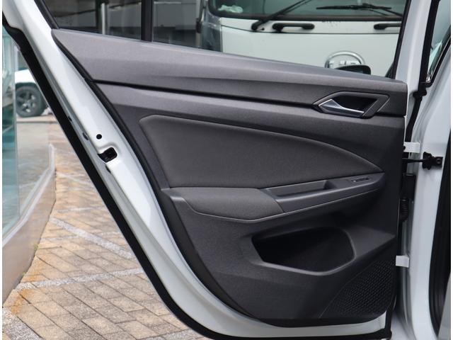 ゴルフ ｅＴＳＩアクティブ　■ＬＥＤヘッドライト■デジタルメーター■同一車線内全車速運転支援システム“Ｔｒａｖｅｌ　Ａｓｓｉｓｔ”■ブラインドスポットアシスト■ＴＶ■アップルカープレイ■アンドロイドオート■認定中古車（33枚目）