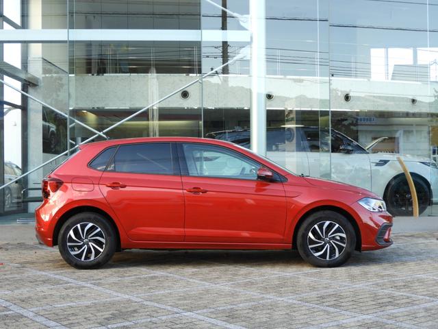 ポロ ＴＳＩアクティブ　■デジタルメーター■ＬＥＤヘッドライト■同一車線内全車速運転支援「トラベルアシスト」■バックカメラ＋前後パーキングセンサー■アップルカープレイ■アンドロイドオート■ドライブレコーダー■認定中古車（7枚目）