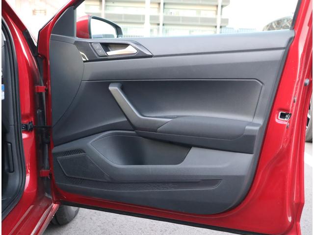 ポロ ＴＳＩアクティブ　■デジタルメーター■ＬＥＤヘッドライト■同一車線内全車速運転支援「トラベルアシスト」■バックカメラ＋前後パーキングセンサー■アップルカープレイ■アンドロイドオート■ドライブレコーダー■認定中古車（30枚目）