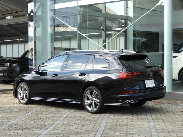 【ボディサイズ】先代モデルに比べて全長は３０ｍｍ長く、大して横幅は１０ｍｍ縮小しました。全高は５ｍｍダウンでよりスポーティさが増したデザインとなっております。