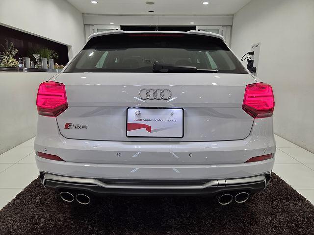 ＳＱ２ ベースグレード　３００馬力４００Ｎｍ　０－１００加速４．８秒　ファインナッパレザー（マグマレッド）　カープレイ　バーチャルＣＰ　シートヒーター　パワーテールゲート　マルチカラーアンビエントライト　１オーナー　禁煙車（7枚目）