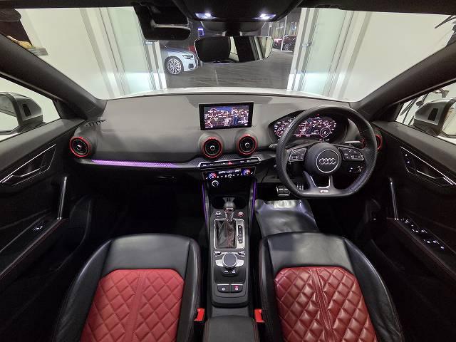 ＳＱ２ ベースグレード　３００馬力４００Ｎｍ　０－１００加速４．８秒　ファインナッパレザー（マグマレッド）　カープレイ　バーチャルＣＰ　シートヒーター　パワーテールゲート　マルチカラーアンビエントライト　１オーナー　禁煙車（15枚目）