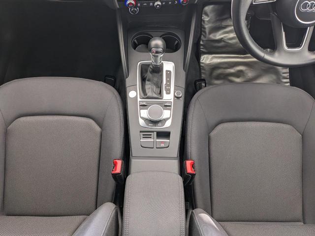 Ａ３ スポーツバック３０ＴＦＳＩ　ＬＥＤヘッドライト　バーチャルコックピット　ＡＣＣ　レーンアシスト　バックカメラ　ハイビームアシスト　純正ドラレコ前後　電動パーキングブレーキ　ＣＤ　ＤＶＤ　カープレイ　Ｂｌｕｅｔｏｏｔｈ　禁煙車（15枚目）
