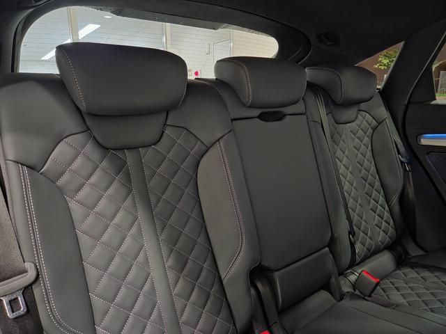 Q5スポーツバック Sライン ダイナミックエディション 限定車 最終モデル ダンピングコントロールサスペンション ACC レーンアシスト バーチャルCP カープレイ 電動テールゲート ファインナッパレザー シートヒーター前後 オートホールド 新車保証継承付(11枚目)