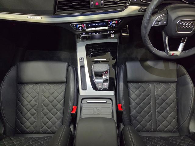 Q5スポーツバック Sライン ダイナミックエディション 限定車 最終モデル ダンピングコントロールサスペンション ACC レーンアシスト バーチャルCP カープレイ 電動テールゲート ファインナッパレザー シートヒーター前後 オートホールド 新車保証継承付(15枚目)