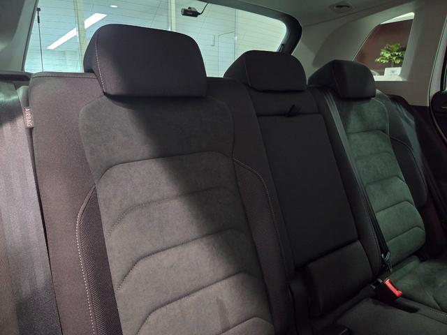 ティグアン TDI 4モーション ハイライン 認定中古車 弊社下取 禁煙車 点検記録簿付き デジタルメーター アダプティブクルーズコントロール レーンアシスト ETC 360度カメラ カープレイ ナビゲーション シートヒーター ドライブモード(11枚目)