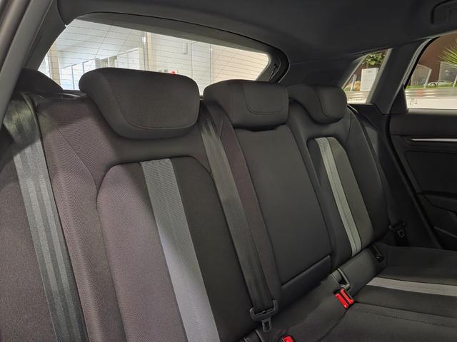 A3 スポーツバック30TFSIアドバンスド 新車保証継承 最新現行型 MMI パワーシート 弊社下取車両 バーチャルコックピット TVチューナー ACC バックカメラ ヒートシーター パークアシスト カープレイ レーンアシスト 1オーナー(11枚目)