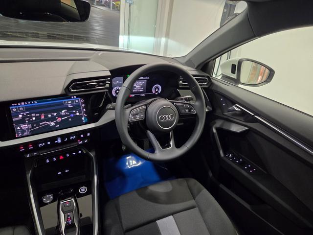 A3 スポーツバック30TFSIアドバンスド 新車保証継承 最新現行型 MMI パワーシート 弊社下取車両 バーチャルコックピット TVチューナー ACC バックカメラ ヒートシーター パークアシスト カープレイ レーンアシスト 1オーナー(13枚目)