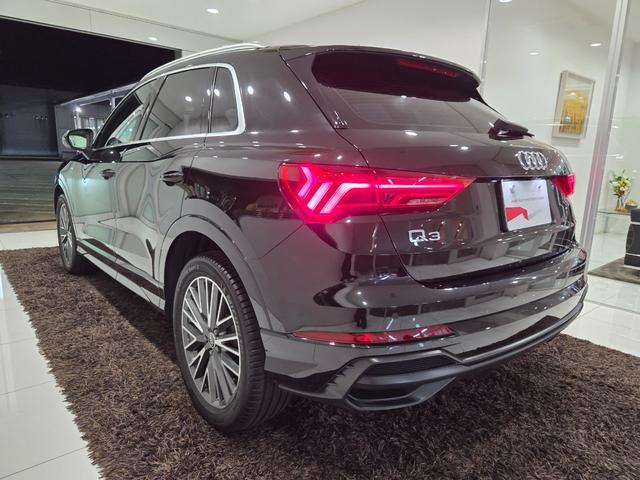 Q3 35TFSI Sライン ACC レーンアシスト カープレイ LEDヘッドライト オートハイビームアシスト パワーシート パーシャルレザー 電動テールゲート TVチューナー マルチカラーアンビエントライト 禁煙車 1オーナー(8枚目)