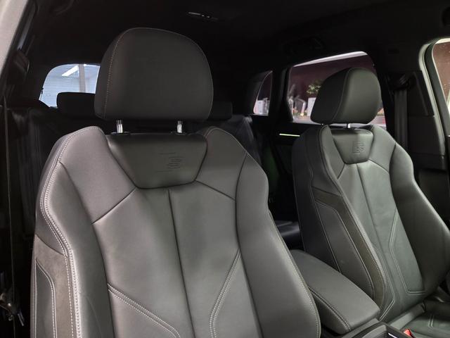 Q3 35TFSI Sライン ACC レーンアシスト カープレイ LEDヘッドライト オートハイビームアシスト パワーシート パーシャルレザー 電動テールゲート TVチューナー マルチカラーアンビエントライト 禁煙車 1オーナー(10枚目)