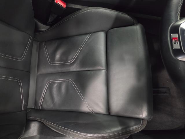 Q3 35TFSI Sライン ACC レーンアシスト カープレイ LEDヘッドライト オートハイビームアシスト パワーシート パーシャルレザー 電動テールゲート TVチューナー マルチカラーアンビエントライト 禁煙車 1オーナー(27枚目)