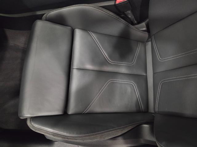 Q3 35TFSI Sライン ACC レーンアシスト カープレイ LEDヘッドライト オートハイビームアシスト パワーシート パーシャルレザー 電動テールゲート TVチューナー マルチカラーアンビエントライト 禁煙車 1オーナー(28枚目)