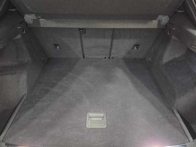 Q3 35TFSI Sライン ACC レーンアシスト カープレイ LEDヘッドライト オートハイビームアシスト パワーシート パーシャルレザー 電動テールゲート TVチューナー マルチカラーアンビエントライト 禁煙車 1オーナー(36枚目)