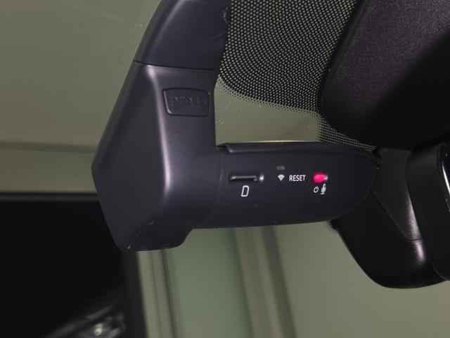 Q3 35TFSI Sライン ACC レーンアシスト カープレイ LEDヘッドライト オートハイビームアシスト パワーシート パーシャルレザー 電動テールゲート TVチューナー マルチカラーアンビエントライト 禁煙車 1オーナー(45枚目)