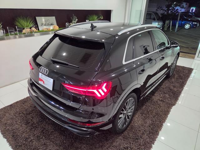 Q3 35TFSI Sライン ACC レーンアシスト カープレイ LEDヘッドライト オートハイビームアシスト パワーシート パーシャルレザー 電動テールゲート TVチューナー マルチカラーアンビエントライト 禁煙車 1オーナー(63枚目)