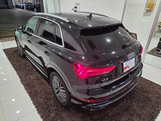Q3 35TFSI Sライン ACC レーンアシスト カープレイ LEDヘッドライト オートハイビームアシスト パワーシート パーシャルレザー 電動テールゲート TVチューナー マルチカラーアンビエントライト 禁煙車 1オーナー(65枚目)