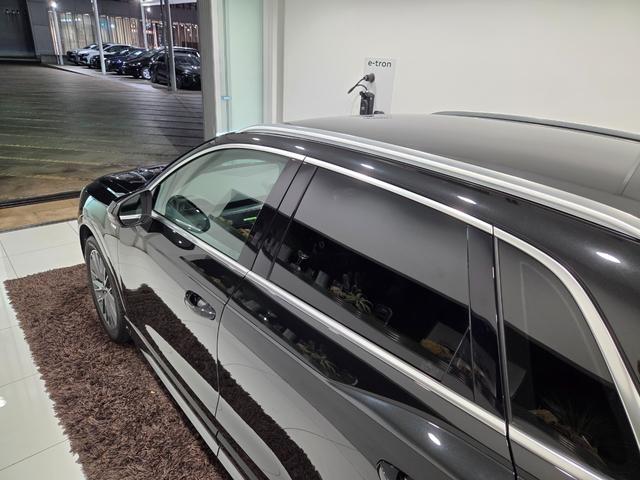 Q3 35TFSI Sライン ACC レーンアシスト カープレイ LEDヘッドライト オートハイビームアシスト パワーシート パーシャルレザー 電動テールゲート TVチューナー マルチカラーアンビエントライト 禁煙車 1オーナー(66枚目)