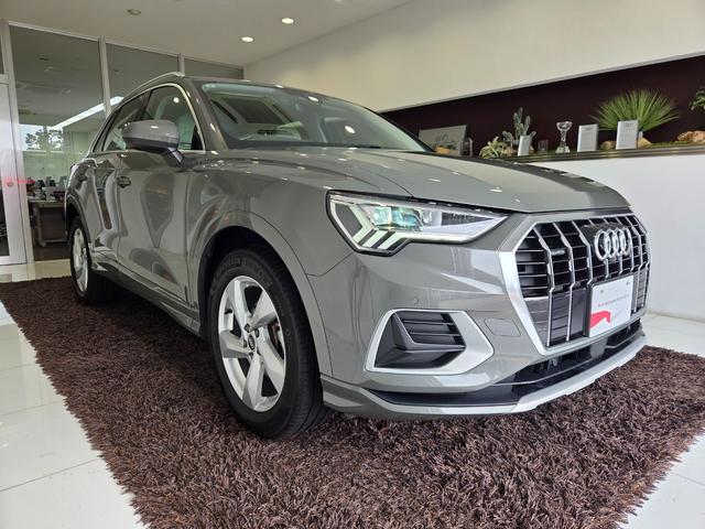 Q3 35TDIクワトロアドバンスド パーシャルレザー(パールセントベージュ) クリーンディーゼル マルチカラーアンビエントライト カープレイ TVチューナー ACC レーンアシスト 電動テールゲート 点検記録簿 禁煙車 1オーナー(3枚目)