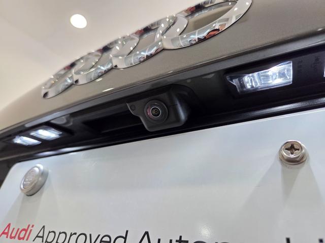 Q3 35TDIクワトロアドバンスド パーシャルレザー(パールセントベージュ) クリーンディーゼル マルチカラーアンビエントライト カープレイ TVチューナー ACC レーンアシスト 電動テールゲート 点検記録簿 禁煙車 1オーナー(9枚目)