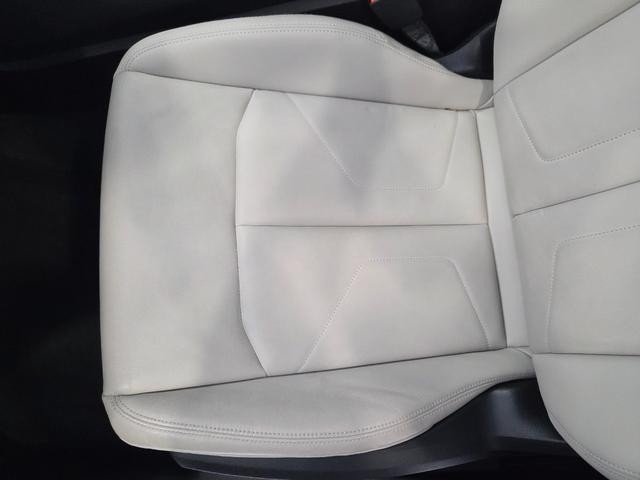 Q3 35TDIクワトロアドバンスド パーシャルレザー(パールセントベージュ) クリーンディーゼル マルチカラーアンビエントライト カープレイ TVチューナー ACC レーンアシスト 電動テールゲート 点検記録簿 禁煙車 1オーナー(27枚目)