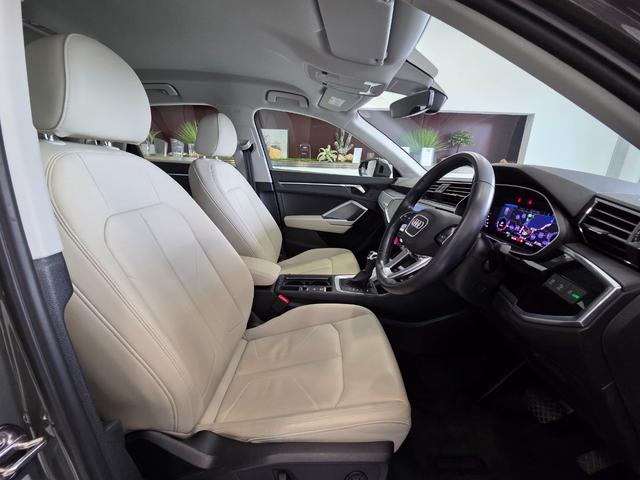 Q3 35TDIクワトロアドバンスド パーシャルレザー(パールセントベージュ) クリーンディーゼル マルチカラーアンビエントライト カープレイ TVチューナー ACC レーンアシスト 電動テールゲート 点検記録簿 禁煙車 1オーナー(32枚目)