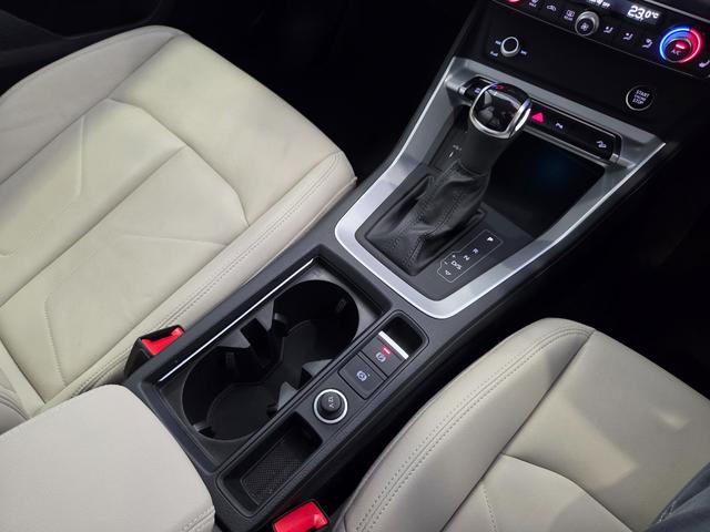 Q3 35TDIクワトロアドバンスド パーシャルレザー(パールセントベージュ) クリーンディーゼル マルチカラーアンビエントライト カープレイ TVチューナー ACC レーンアシスト 電動テールゲート 点検記録簿 禁煙車 1オーナー(37枚目)