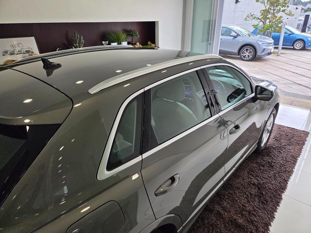 Q3 35TDIクワトロアドバンスド パーシャルレザー(パールセントベージュ) クリーンディーゼル マルチカラーアンビエントライト カープレイ TVチューナー ACC レーンアシスト 電動テールゲート 点検記録簿 禁煙車 1オーナー(58枚目)