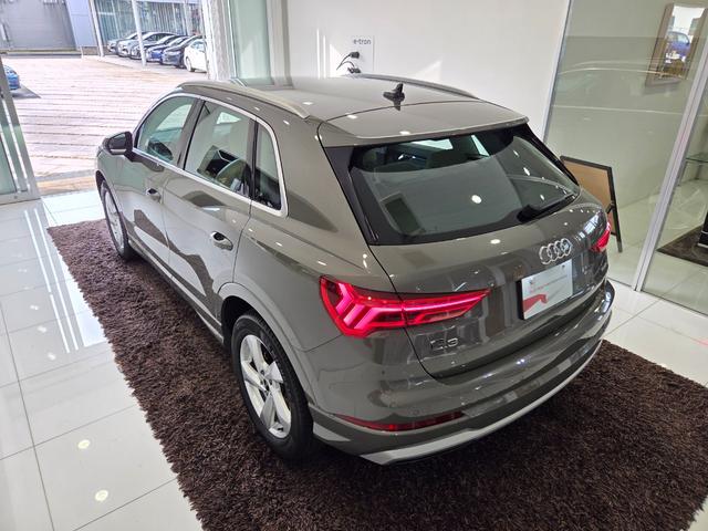 Q3 35TDIクワトロアドバンスド パーシャルレザー(パールセントベージュ) クリーンディーゼル マルチカラーアンビエントライト カープレイ TVチューナー ACC レーンアシスト 電動テールゲート 点検記録簿 禁煙車 1オーナー(61枚目)