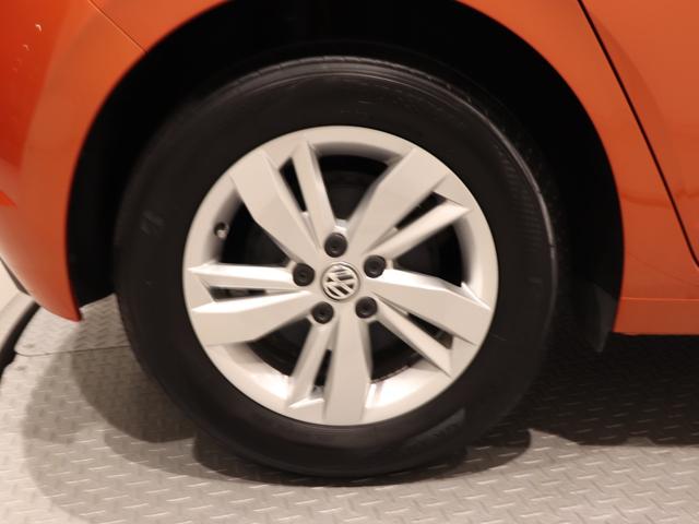 《バッテリー》に関しまして、交換の履歴が２年以上前のものは交換をしてのお渡しです。また、バッテリーの保証も２年または５０，０００ｋｍと安心です。