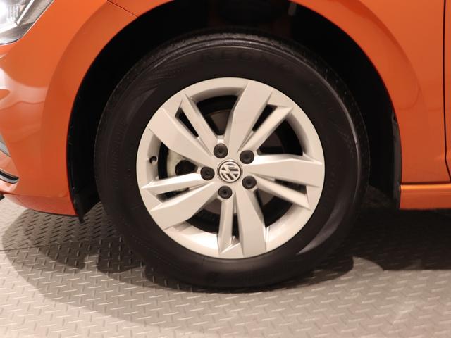 【後方死角検知機能】走行中に後ろから車が来た時や車線変更をする際などドアミラーに付いている警告灯がオレンジ色に光って後続車の接近を教えてくれる機能になります。