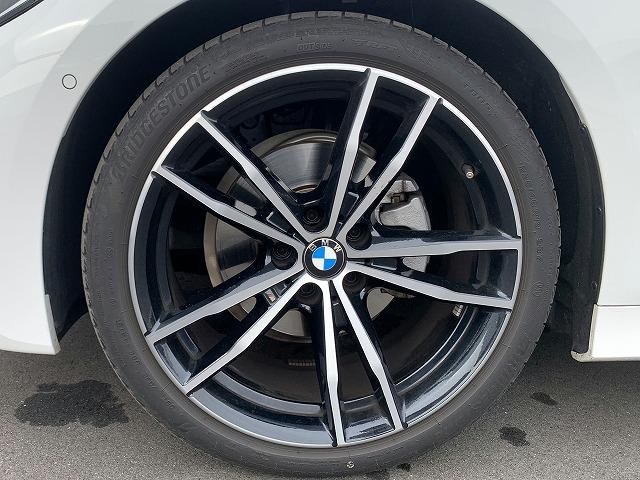 320i Mスポーツ コンフォートPKG LEDヘッドライト 19AW PDC オートトランク コンフォートアクセス レザーシート ブラックレザー 純正ナビ トップ リアビューカメラ 純正ETC Aクルコン 認定中古車(20枚目)