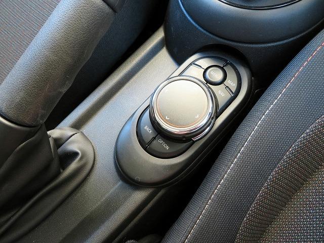 ヴィクトリア LEDヘッドライト 15AW 純正ナビ iDriveナビ 社外ETC 認定中古車(23枚目)