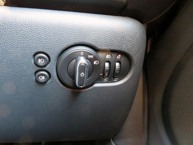 ヴィクトリア LEDヘッドライト 15AW 純正ナビ iDriveナビ 社外ETC 認定中古車(26枚目)