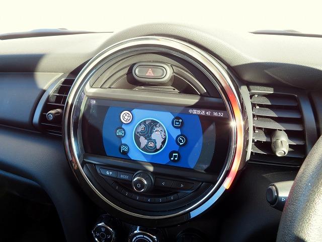 ヴィクトリア LEDヘッドライト 15AW 純正ナビ iDriveナビ 社外ETC 認定中古車(31枚目)