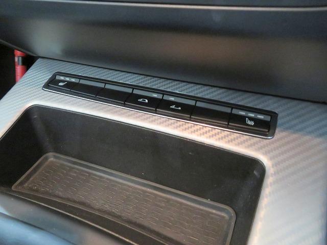 sDrive20i Mスポーツ キセノン 19AW レザーシート ブラックレザー 純正ナビ iDriveナビ 純正ETC 車高調 認定中古車(13枚目)