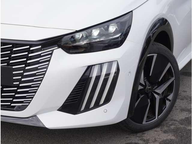 208 GT バックカメラ 障害物センサー パドルシフト アダプティブクルーズコントロール 電動パーキングブレーキ ブラインドスポットモニター 電動パーキングブレーキ ワイヤレス充電 プッシュスタート スマートキー(8枚目)