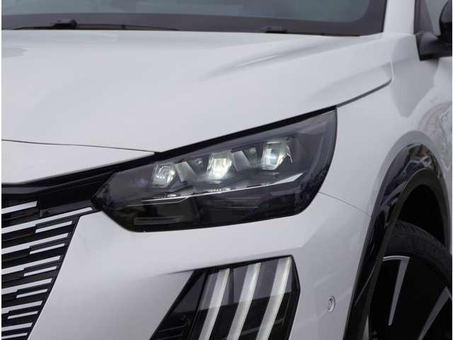 208 GT バックカメラ 障害物センサー パドルシフト アダプティブクルーズコントロール 電動パーキングブレーキ ブラインドスポットモニター 電動パーキングブレーキ ワイヤレス充電 プッシュスタート スマートキー(9枚目)