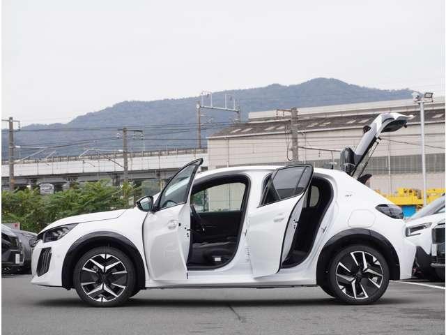 208 GT バックカメラ 障害物センサー パドルシフト アダプティブクルーズコントロール 電動パーキングブレーキ ブラインドスポットモニター 電動パーキングブレーキ ワイヤレス充電 プッシュスタート スマートキー(13枚目)