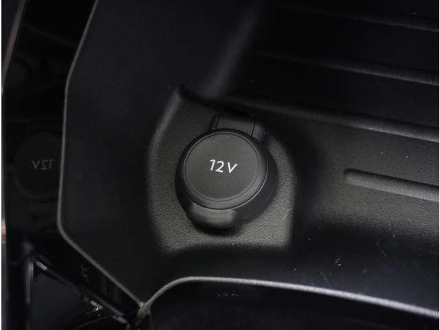 208 GT バックカメラ 障害物センサー パドルシフト アダプティブクルーズコントロール 電動パーキングブレーキ ブラインドスポットモニター 電動パーキングブレーキ ワイヤレス充電 プッシュスタート スマートキー(52枚目)