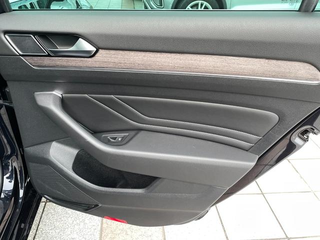 TSIエレガンスアドバンス 元デモカー 新車保証継承 ディスカバープロ LEDヘッドライト アダプティブクルーズコントロール サイドアシスト レーンキープ機能 カープレイ対応 レザーシート シートヒーター シートベンチレーション(63枚目)