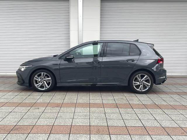 ゴルフ ｅＴＳＩ　Ｒライン　認定中古車　禁煙車　マイルドハイブリッド　ディスカバープロ　デジタルメーター　シートヒーター　ステアリングヒーター　ＩＱライト　アンビエントライト　カープレイ対応　ブルートゥース　ＥＴＣ２．０（5枚目）