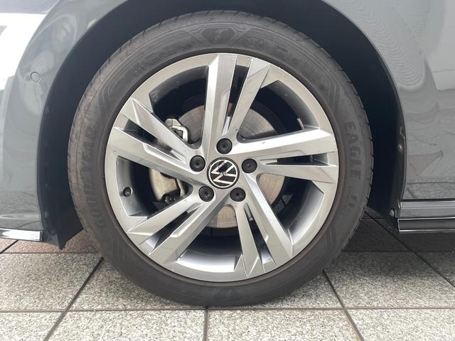ゴルフ ｅＴＳＩ　Ｒライン　認定中古車　禁煙車　マイルドハイブリッド　ディスカバープロ　デジタルメーター　シートヒーター　ステアリングヒーター　ＩＱライト　アンビエントライト　カープレイ対応　ブルートゥース　ＥＴＣ２．０（12枚目）