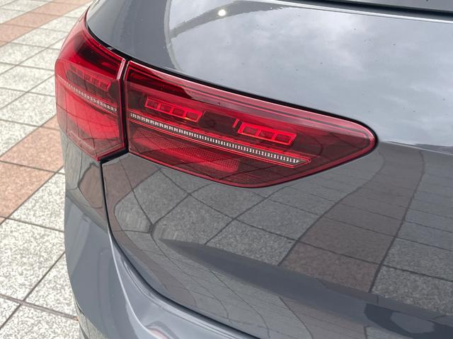ゴルフ ｅＴＳＩ　Ｒライン　認定中古車　禁煙車　マイルドハイブリッド　ディスカバープロ　デジタルメーター　シートヒーター　ステアリングヒーター　ＩＱライト　アンビエントライト　カープレイ対応　ブルートゥース　ＥＴＣ２．０（22枚目）