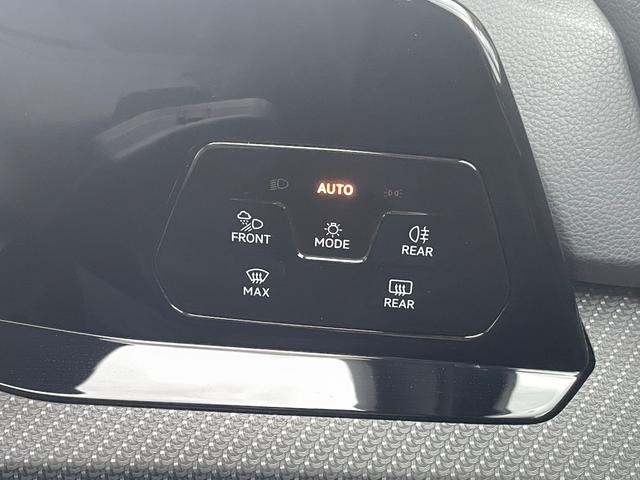 ゴルフ ｅＴＳＩ　Ｒライン　認定中古車　禁煙車　マイルドハイブリッド　ディスカバープロ　デジタルメーター　シートヒーター　ステアリングヒーター　ＩＱライト　アンビエントライト　カープレイ対応　ブルートゥース　ＥＴＣ２．０（35枚目）