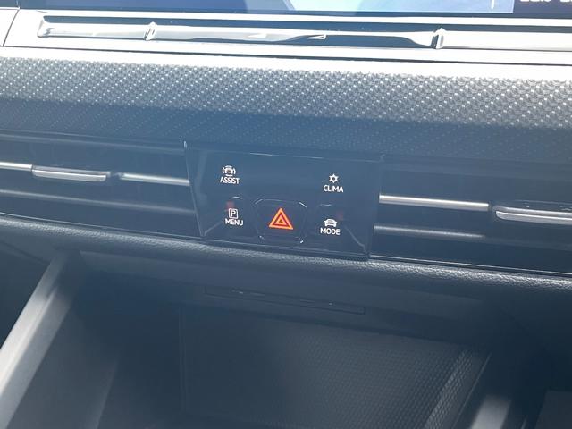 ゴルフ ｅＴＳＩ　Ｒライン　認定中古車　禁煙車　マイルドハイブリッド　ディスカバープロ　デジタルメーター　シートヒーター　ステアリングヒーター　ＩＱライト　アンビエントライト　カープレイ対応　ブルートゥース　ＥＴＣ２．０（52枚目）