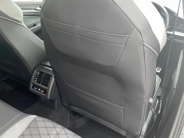 ゴルフ ｅＴＳＩ　Ｒライン　認定中古車　禁煙車　マイルドハイブリッド　ディスカバープロ　デジタルメーター　シートヒーター　ステアリングヒーター　ＩＱライト　アンビエントライト　カープレイ対応　ブルートゥース　ＥＴＣ２．０（63枚目）