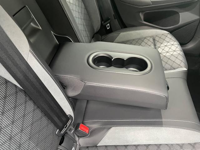 ゴルフ ｅＴＳＩ　Ｒライン　認定中古車　禁煙車　マイルドハイブリッド　ディスカバープロ　デジタルメーター　シートヒーター　ステアリングヒーター　ＩＱライト　アンビエントライト　カープレイ対応　ブルートゥース　ＥＴＣ２．０（64枚目）